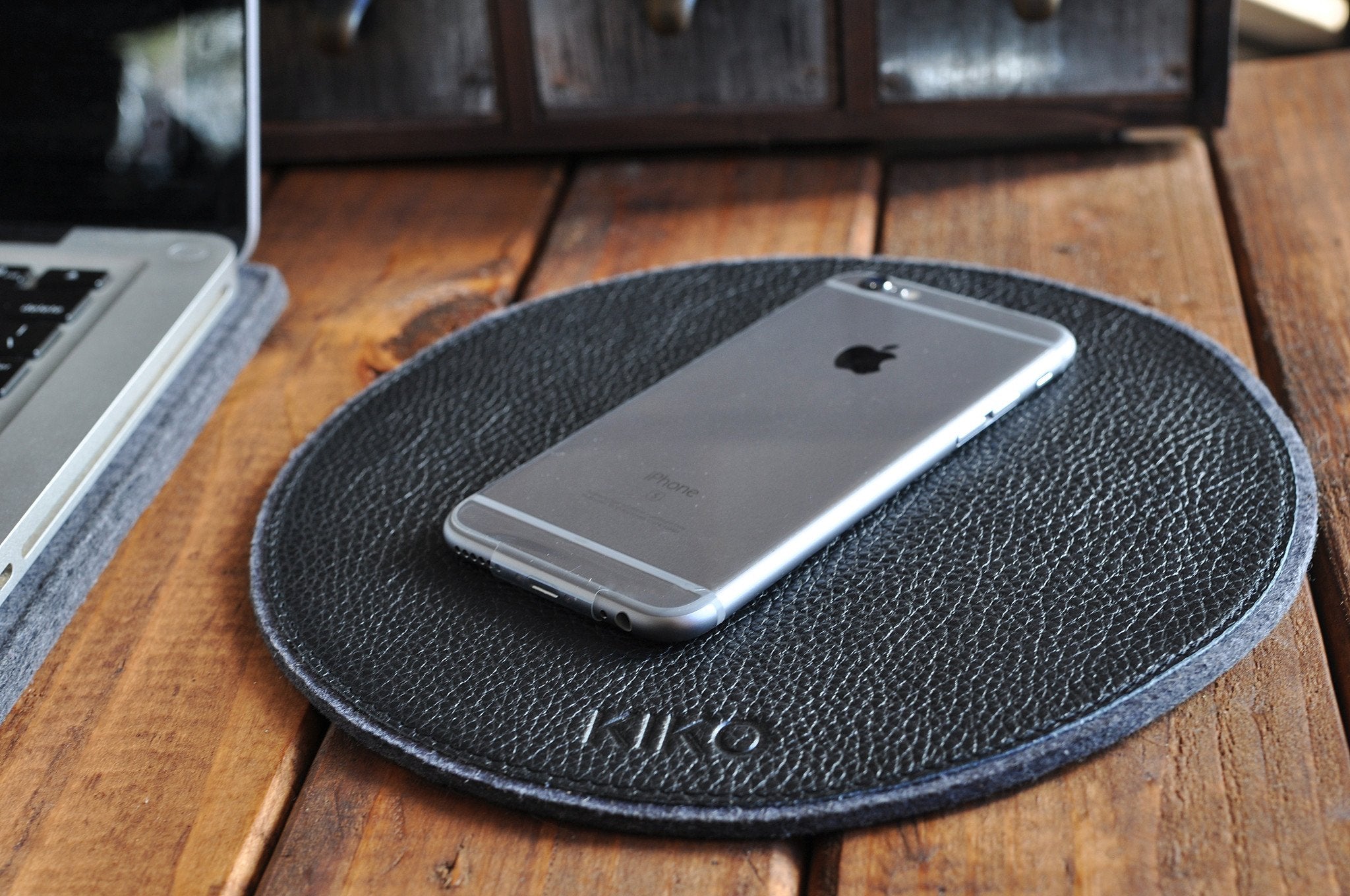 Leather & Wool Felt Circular Mouse Pad – 8.5" Tech Desk Pad