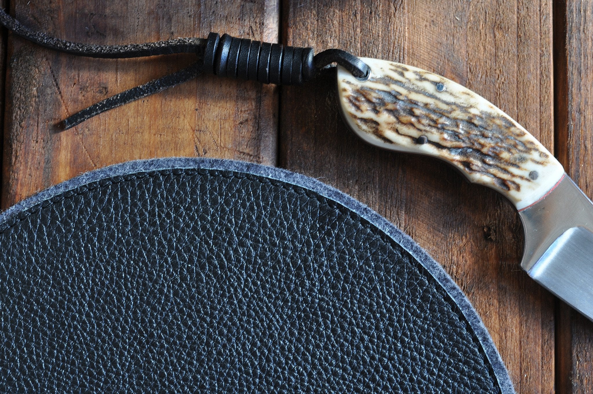 Leather & Wool Felt Circular Mouse Pad – 8.5" Tech Desk Pad